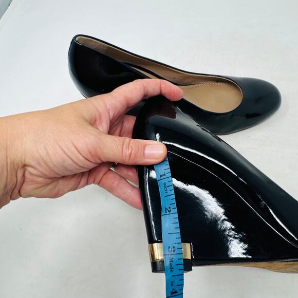 Tory Burch Black Patent Leather Wedge Heels Size 7 Logo Detail - Picture 11 of 14